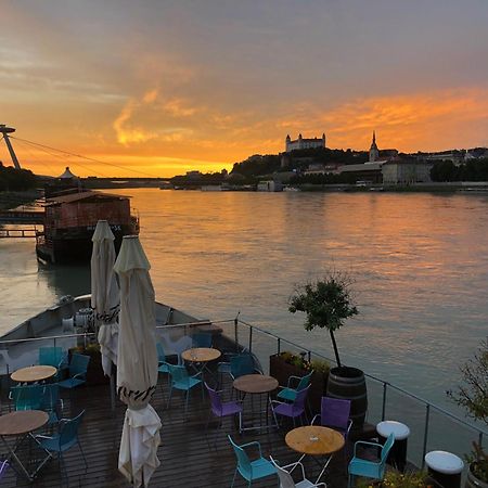 Sundeck Botel - Party Boat Bratislava Exterior photo