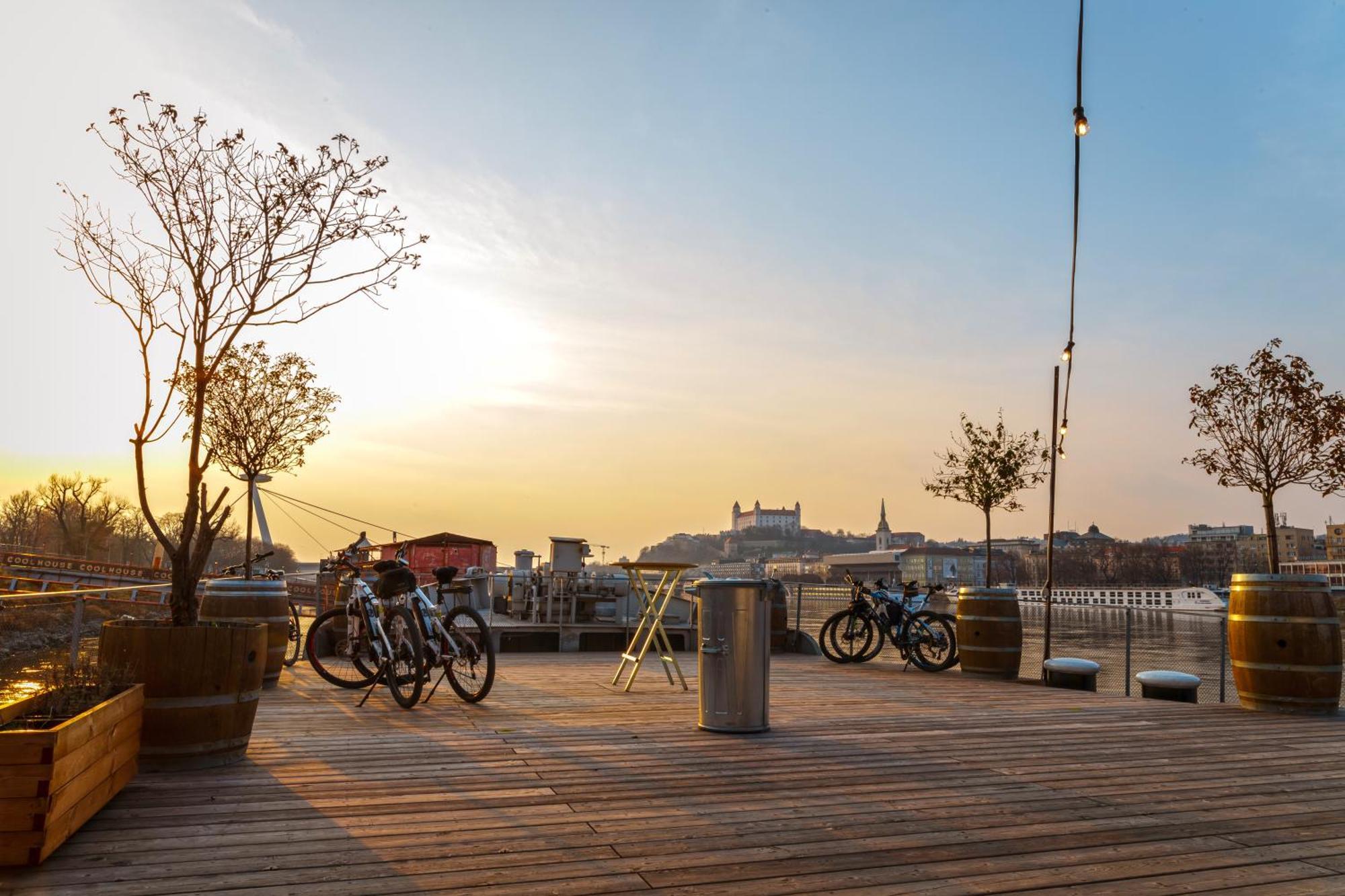 Sundeck Botel - Party Boat Bratislava Exterior photo